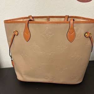 Shoulder tote bag never full